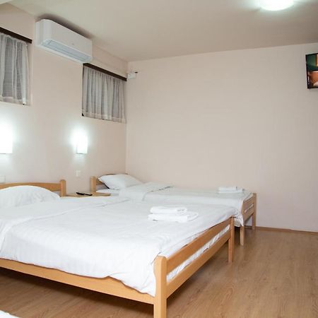 Motel Imperija Ub Екстериор снимка
