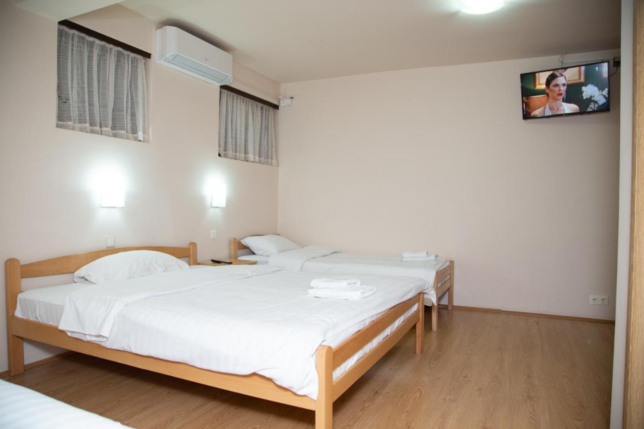 Motel Imperija Ub Екстериор снимка