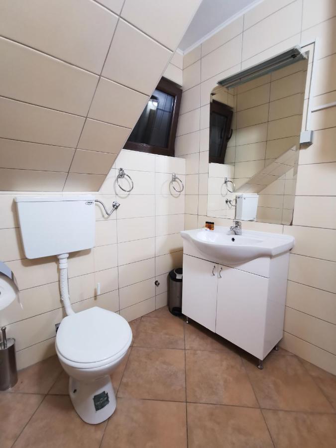 Motel Imperija Ub Екстериор снимка